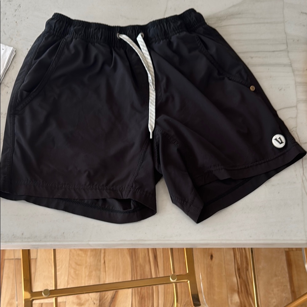 Vuori Black Men’s kore 5 inch xs